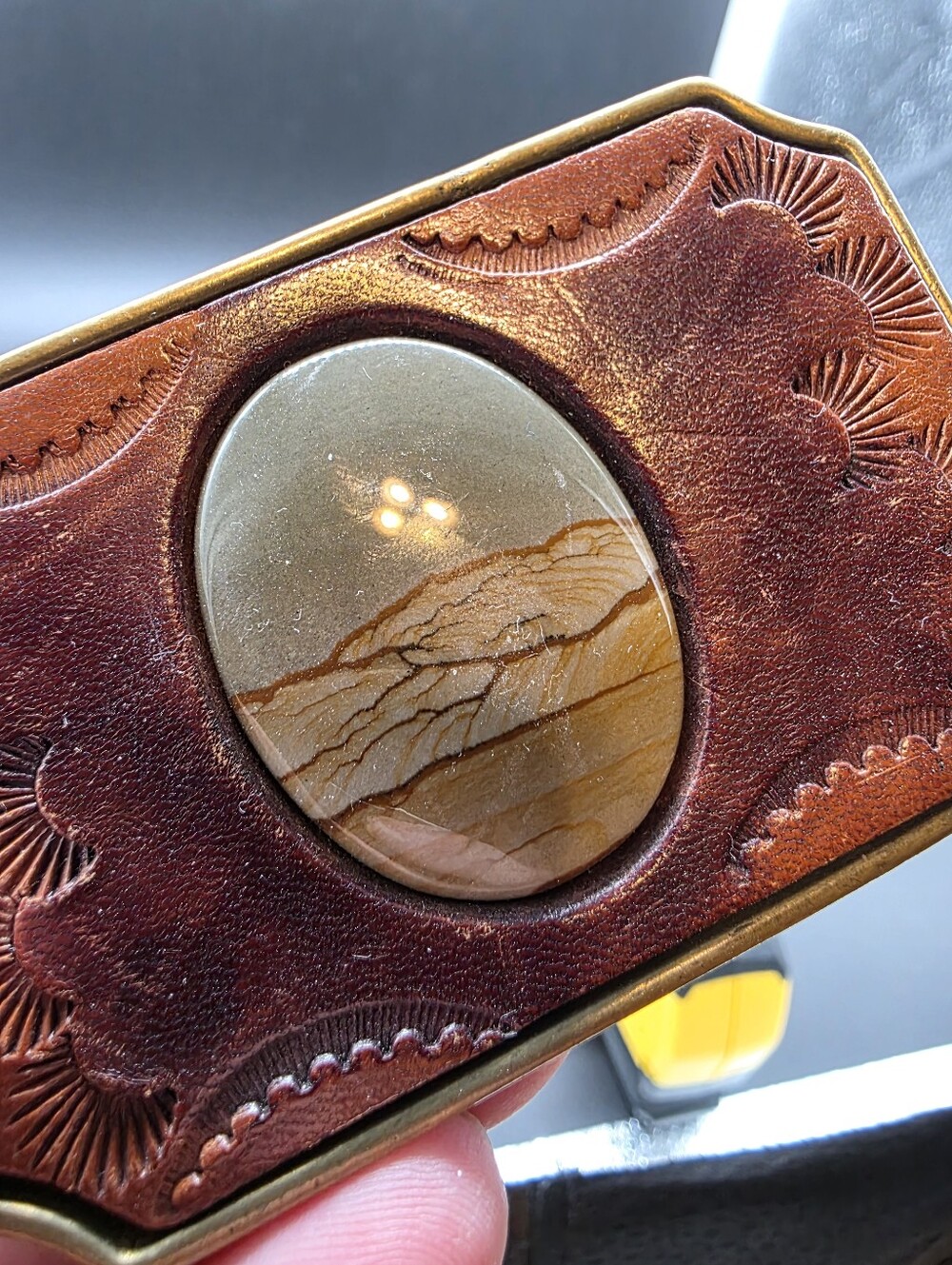 Vintage Picture Jasper set in Tooled Leather on SOLID BRASS Heavy Buckle - Picture 2 of 5